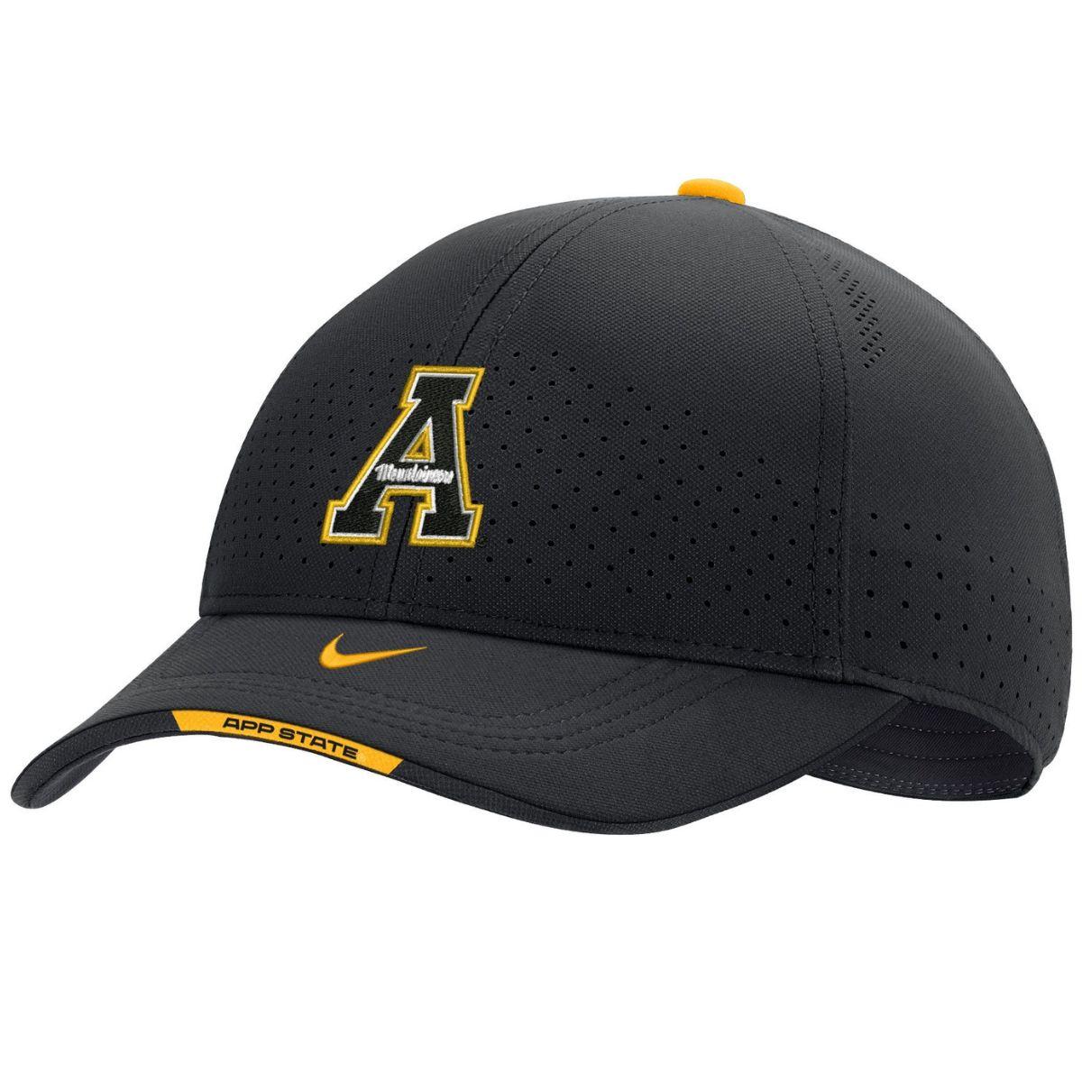 Nike hat hotsell black and gold